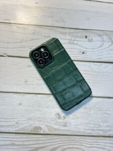 Зелёный кожаный чехол из натуральной кожи под крокодила MobCase 1927