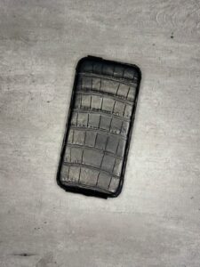Чёрный кожаный Флип-чехол из кожи крокодила MobCase 1934