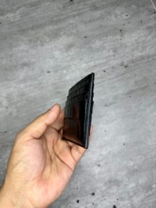 Кожаный чёрный картхолдер из натуральной кожи крокодила ручной работы MobCase 1943