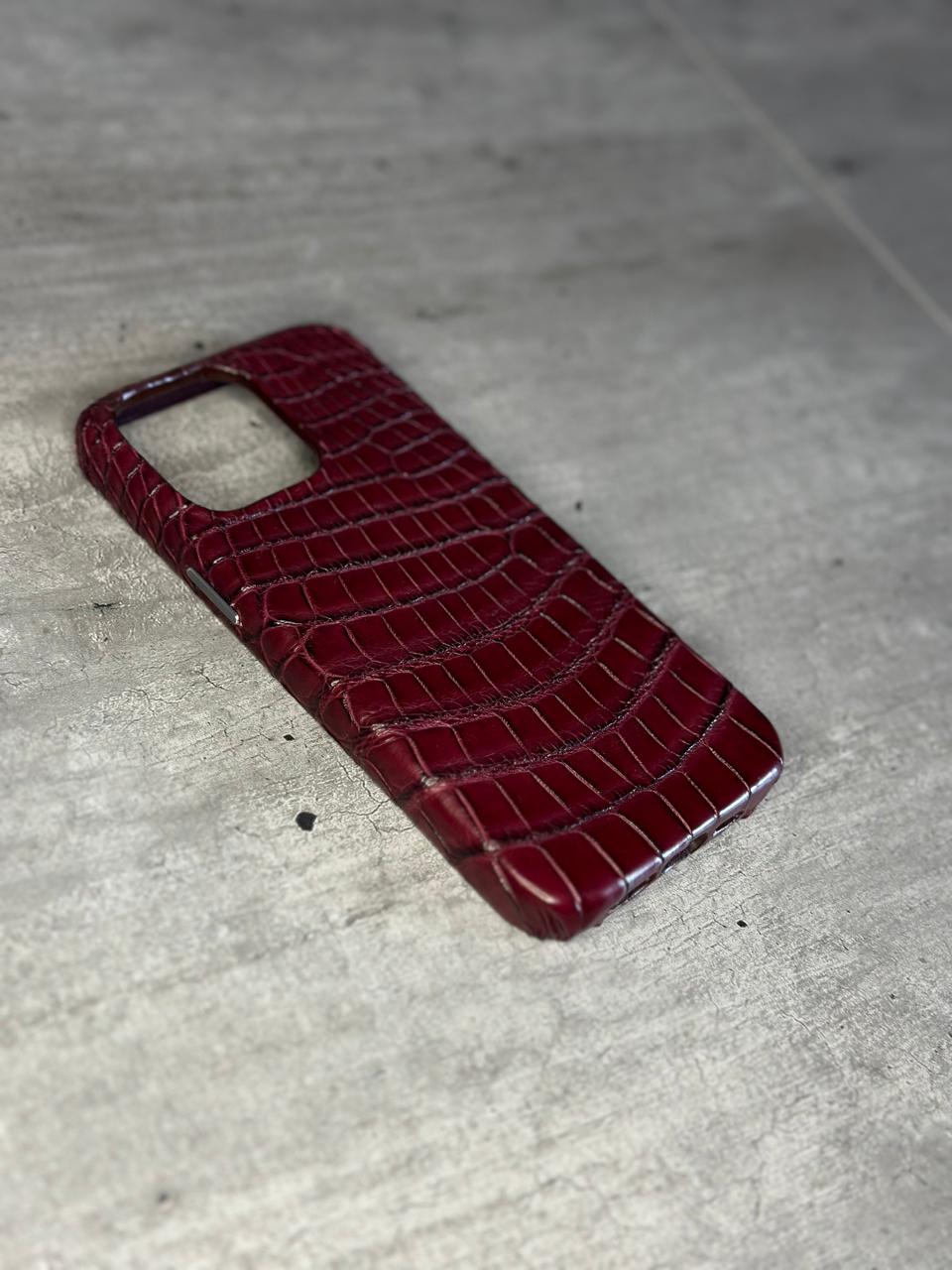 Бордовый кожаный чехол из крокодила MobCase 1953