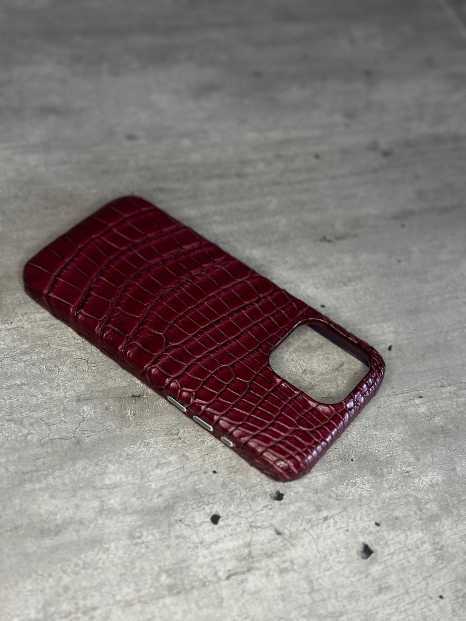 Бордовый кожаный чехол из крокодила MobCase 1953