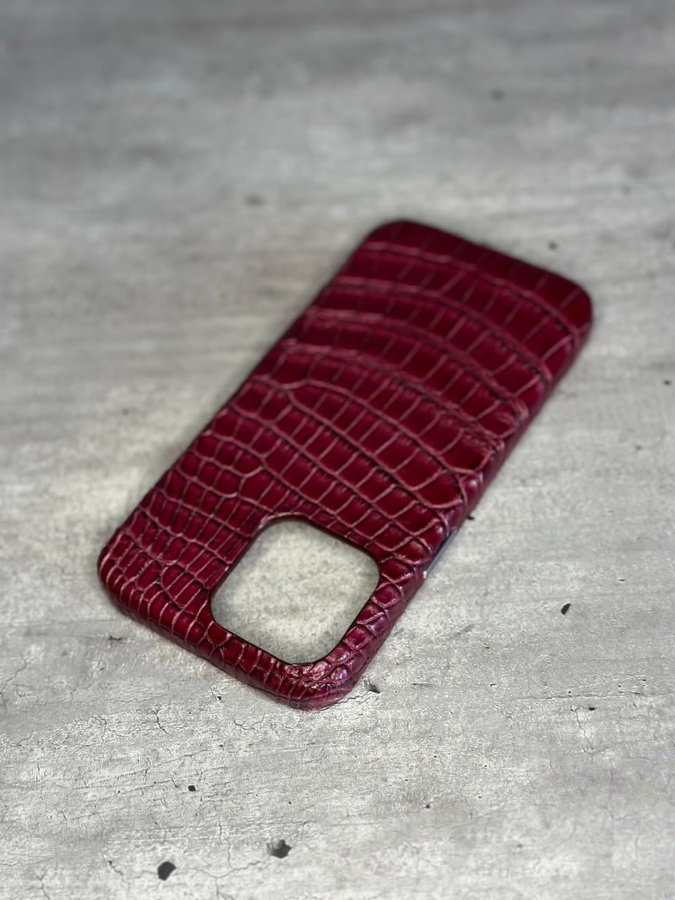Бордовый кожаный чехол из крокодила MobCase 1953