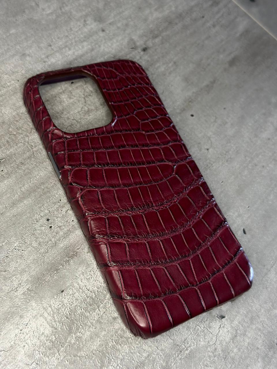 Бордовый кожаный чехол из крокодила MobCase 1953