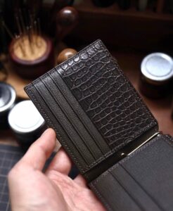 Кожаный чёрный картхолдер с зажимом для денег на 9 карт MobCase 1973
