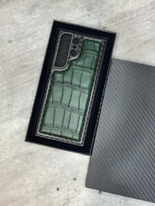 Эксклюзивный кевларовый чехол с персональным дизайном MobCase 1986