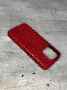 Красный кожаный чехол из крокодила MobCase 1989