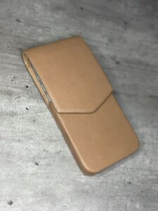 Коричневый кожаный чехол-карман MobCase 2006