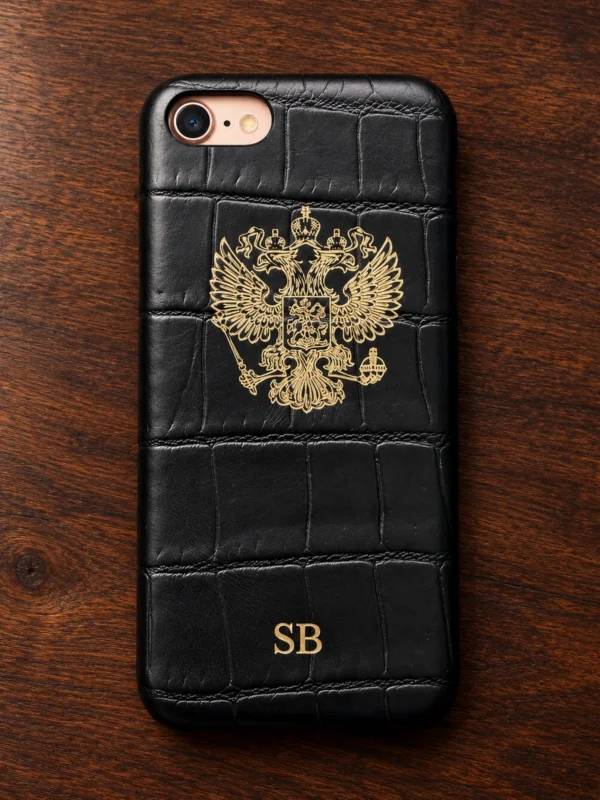 Купить Чёрный кожаный чехол с гербом России инициалами Mobcase 1620 — заказать в ателье премиальных аксессуаров Мобкейс