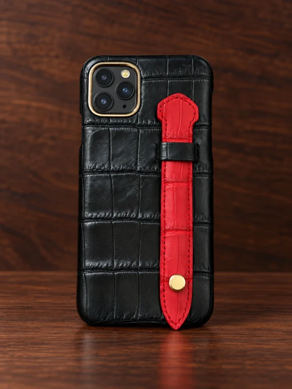 Купить Чёрный кожаный чехол с ремешком для пальцев Mobcase 1767 для iPhone 14 Pro Max — заказать в ателье премиальных аксессуаров Мобкейс