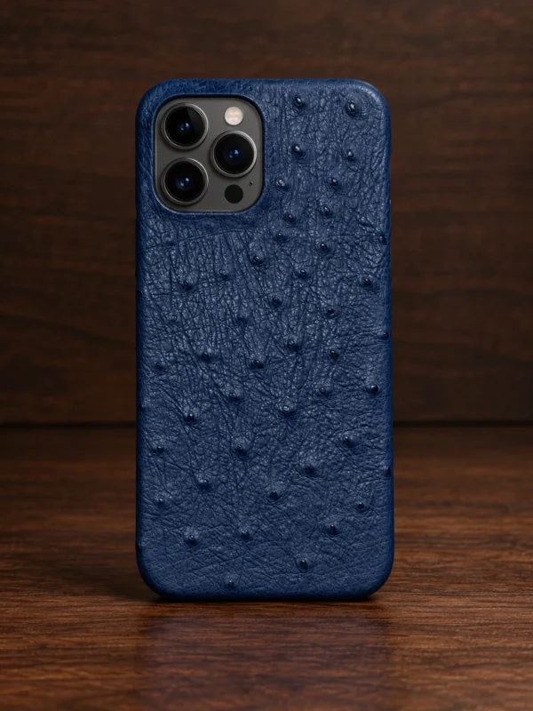 Купить Синий кожаный чехол из страуса на карбоне Mobcase 1743 для iPhone 13 Pro Max — заказать в ателье премиальных аксессуаров Мобкейс