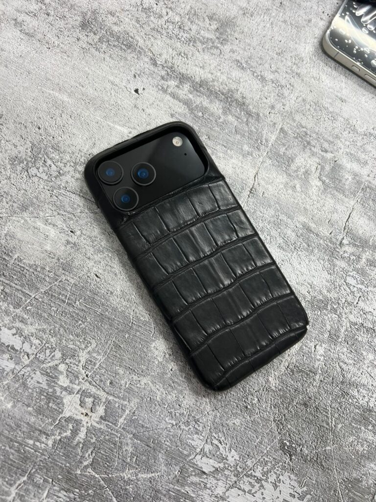 Чехлы для iPhone 18 Pro