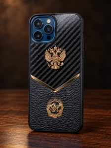 Купить Карбоновый чехол с бронзовым гербом России Mobcase 1296 — заказать в ателье премиальных аксессуаров Мобкейс