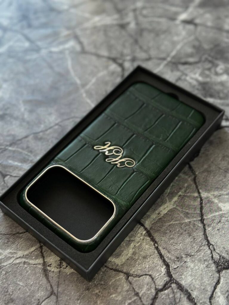 Чехлы для iPhone 18 Duo