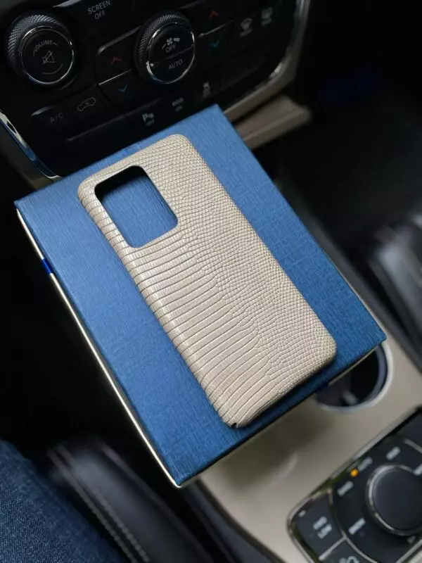 Белый кожаный чехол Mobcase 1219