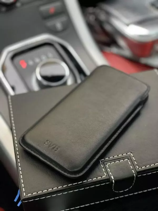 Чехол карман из чёрной кожи Mobcase 1189