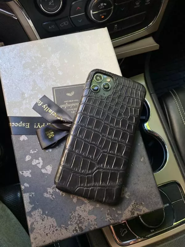 Чёрный, чехол из кожи крокодила Mobcase 1133