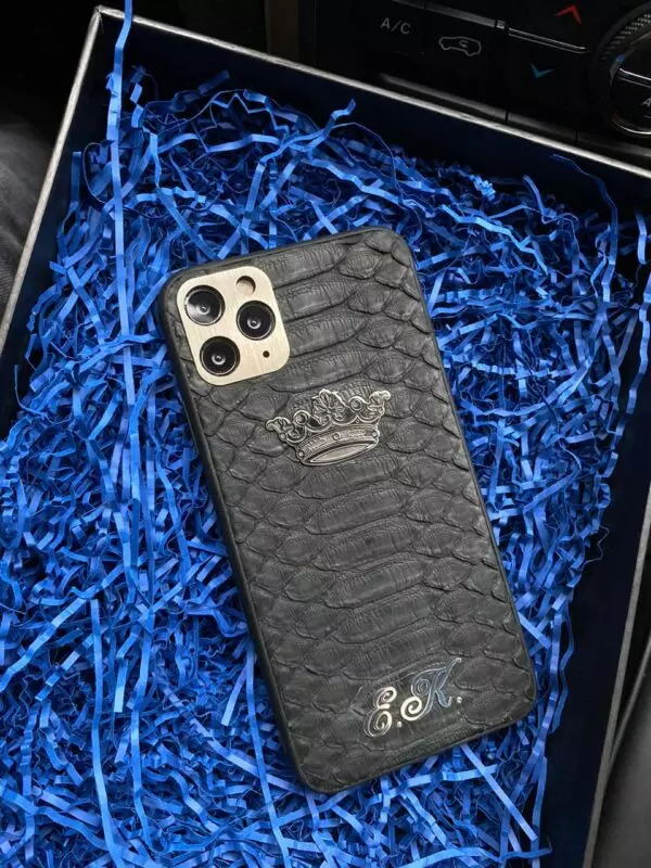 Чёрный, кожаный чехол с короной, инициалами Е.К, Mobcase 1091