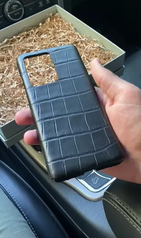 Чёрный, кожаный чехол с выделкой под крокодила Mobcase 1149
