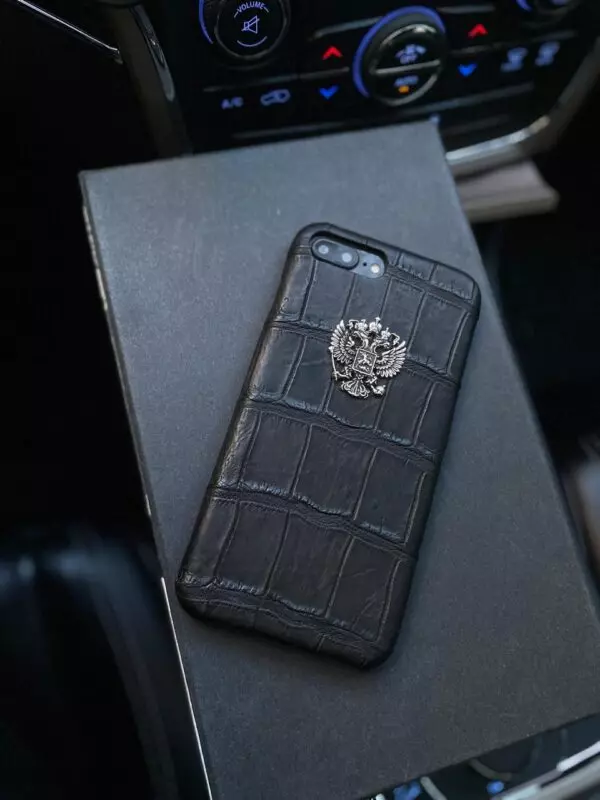 Эксклюзивный чехол из чёрной кожи крокодила с гербом России Mobcase 1337