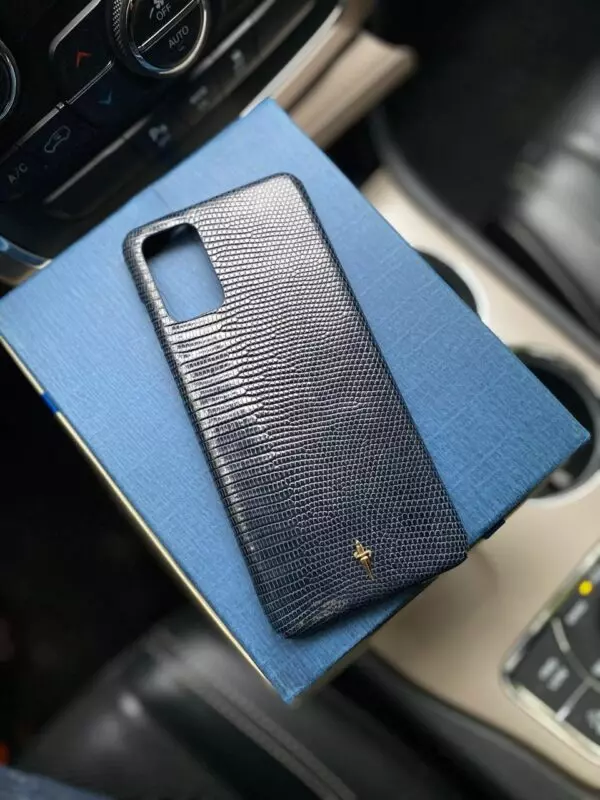 Эксклюзивный чёрный чехол из кожи игуана Mobcase 1234