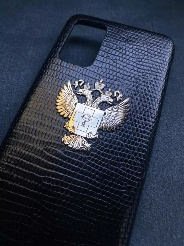 Эксклюзивный чёрный чехол из кожи игуана с гербом здравоохранения России Mobcase 1351