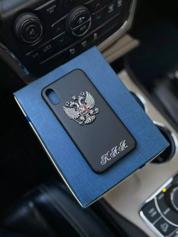Эксклюзивный чёрный чехол с гербом России, инициалами Mobcase 1262
