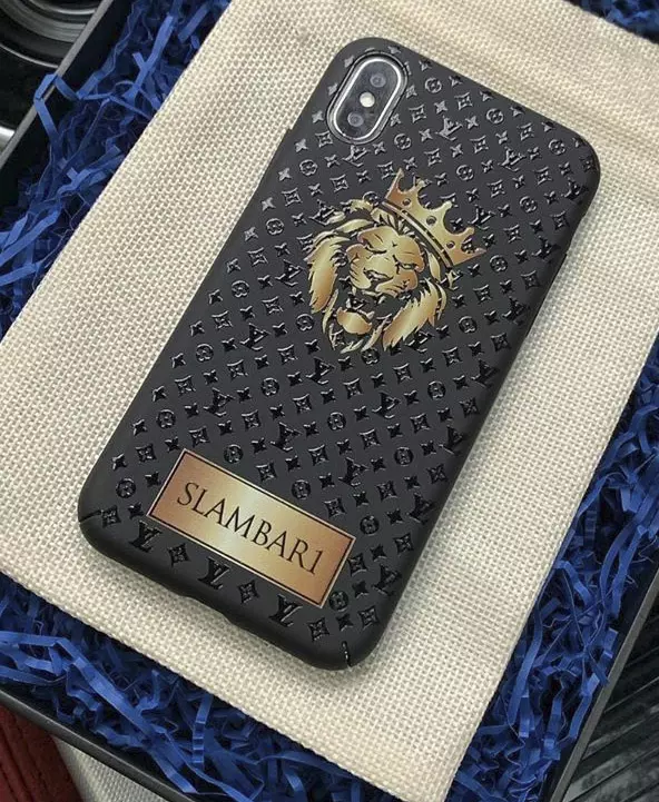 Эксклюзивный, именной чехол с золотым Львом и логотипом Louis Vuitton, Mobcase 883 для iPhone XS
