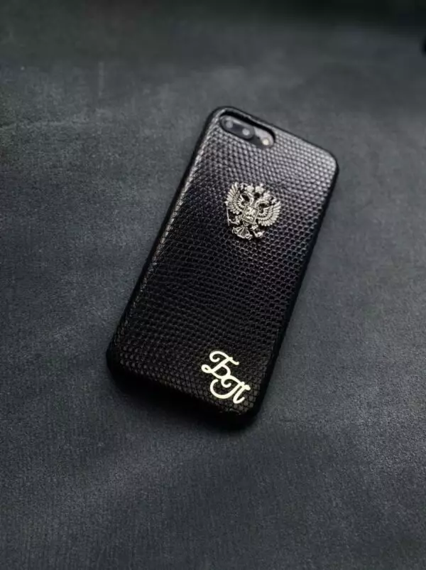 Кожаный чёрный чехол из игуана с гербом России, инициалами Mobcase 1331