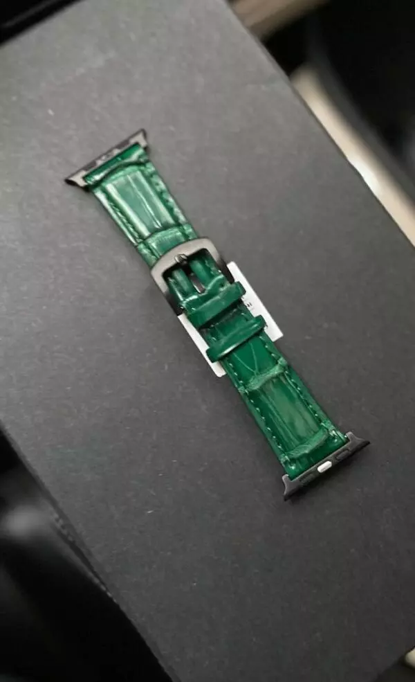 Кожаный зелёный ремешок из кожи крокодила Mobcase 1270 для Apple Watch