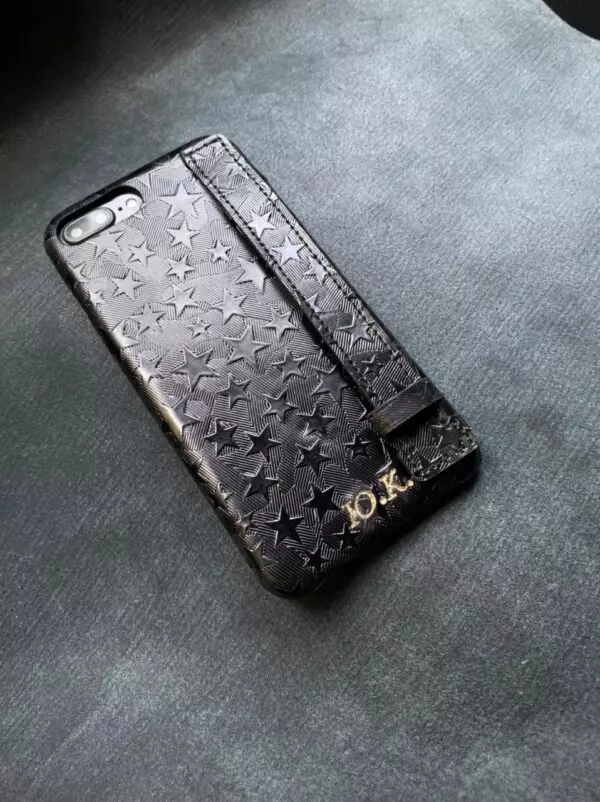 Чёрный кожаный чехол с ремешком для носки Mobcase 1508 для iPhone 8 Plus