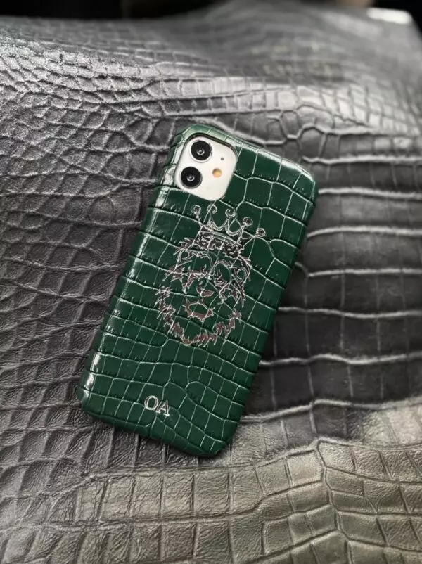 Зелёный кожаный чехол с инициалами и головой Льва Mobcase 1519 для iPhone 11