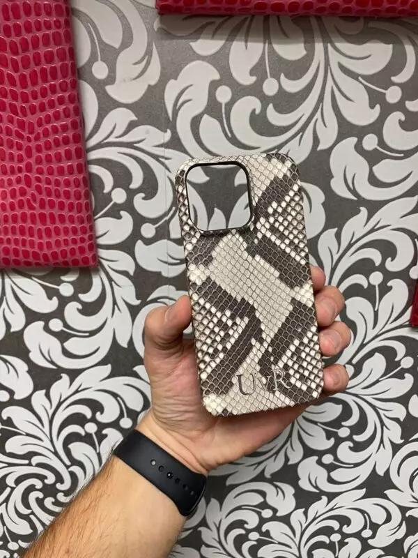 Белый кожаный чехол ручной работы из питона с инициалами Mobcase 1572 для iPhone 13 Pro Max