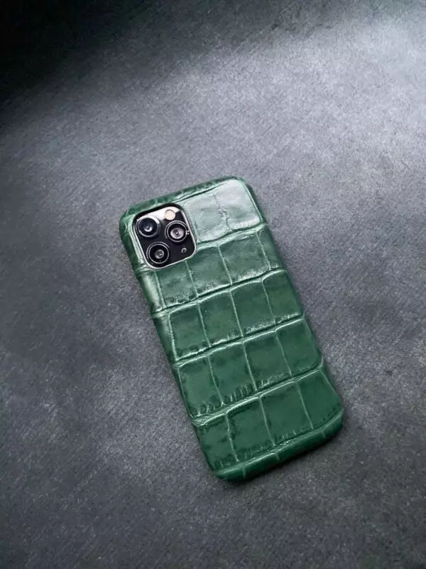 Зелёный кожаный чехол ручной работы Mobcase 1585 для iPhone 13 Pro