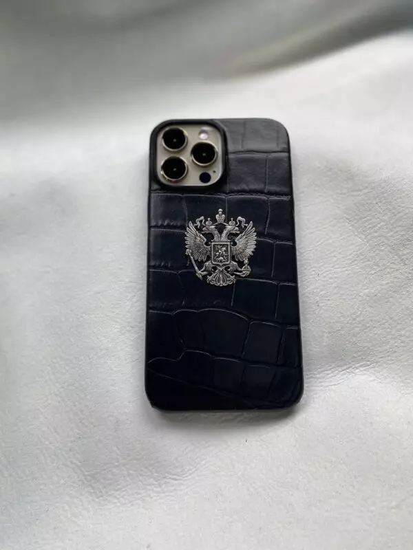 Чёрный кожаный чехол с серебряным гербом России Mobcase 1604