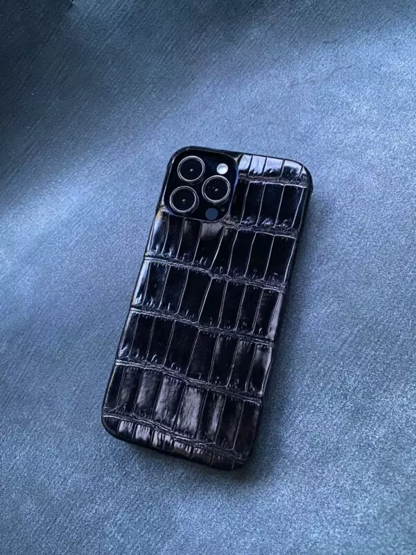 Чёрный кожаный чехол из крокодила Mobcase 1640