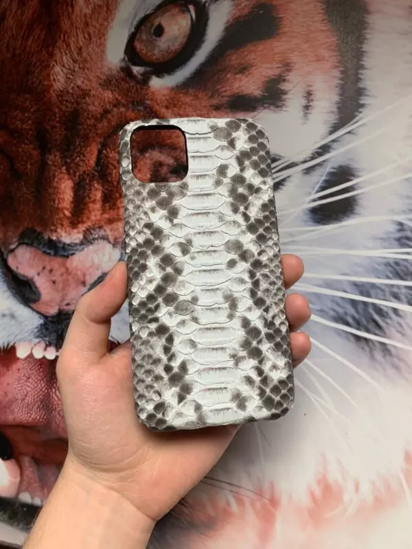 Белый кожаный чехол из питона Mobcase 1658