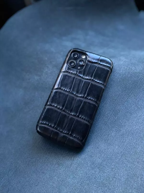 Чёрный кожаный чехол из кожи крокодила Mobcase 1698