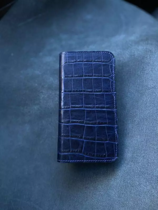 Тёмно-синий кожаный чехол-книжка ручной работы Mobcase 1699