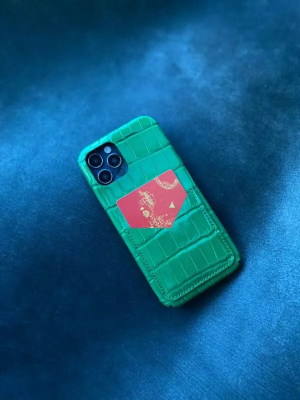 Зелёный кожаный чехол из крокодила с карманом под карту Mobcase 1701