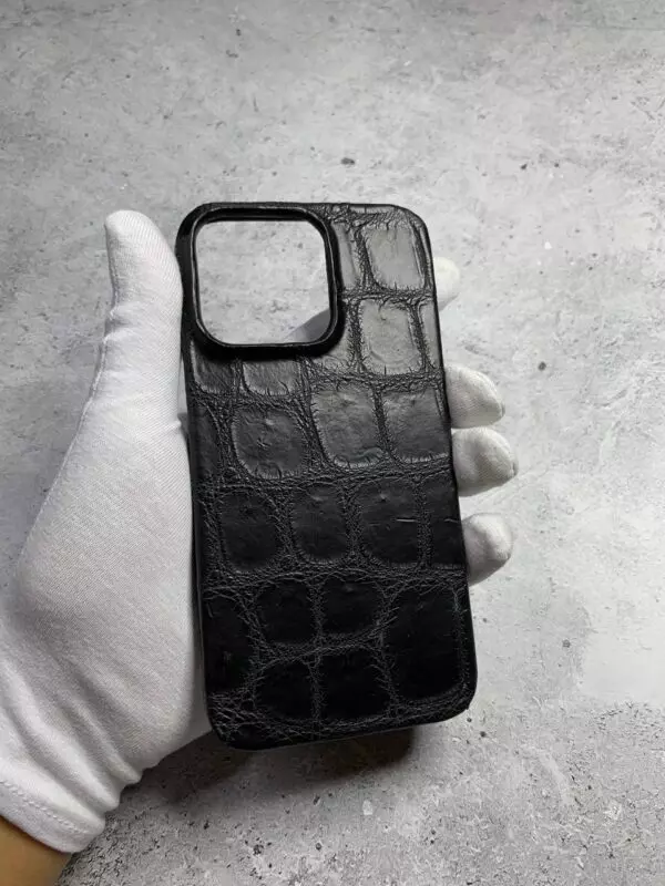 Чёрный кожаный чехол из крокодила Mobcase 1737 для iPhone 13 Pro