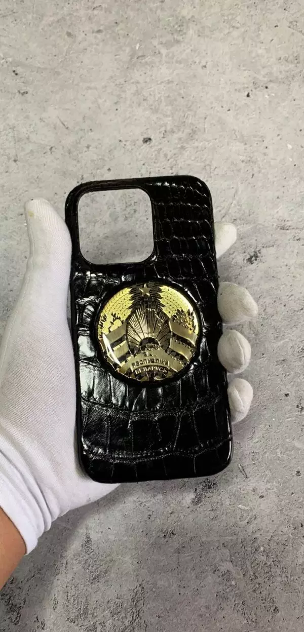 Чёрный кожаный чехол из крокодила с гербом республики Беларусь Mobcase 1797 для iPhone 14 Pro Max