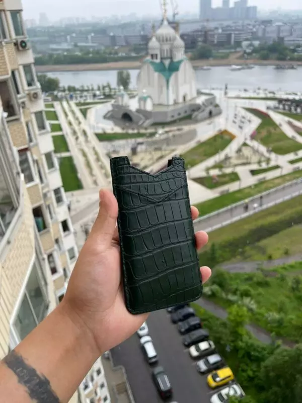 Тёмно-зелёный кожаный чехол-карман в стиле Vertu MobCase 1835