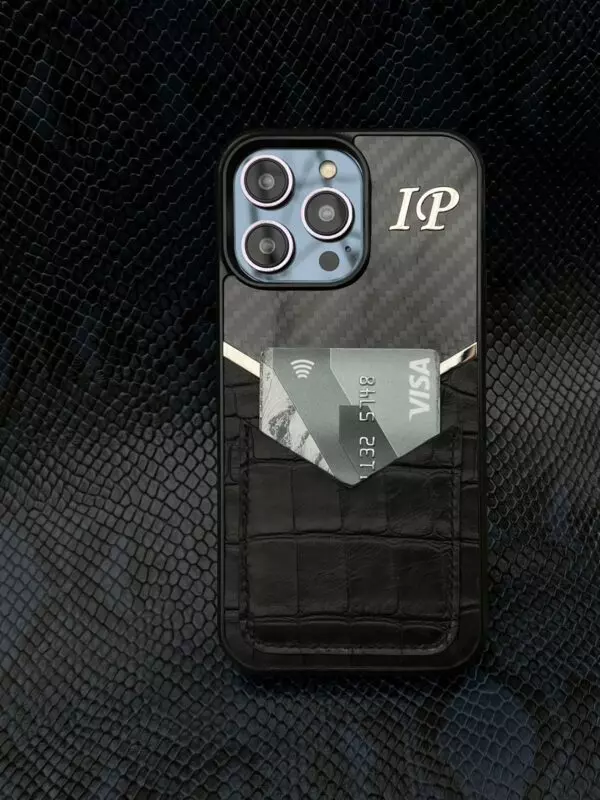 Карбоновый чехол с карманом для банковской карты и двумя инициалами MobCase 1852