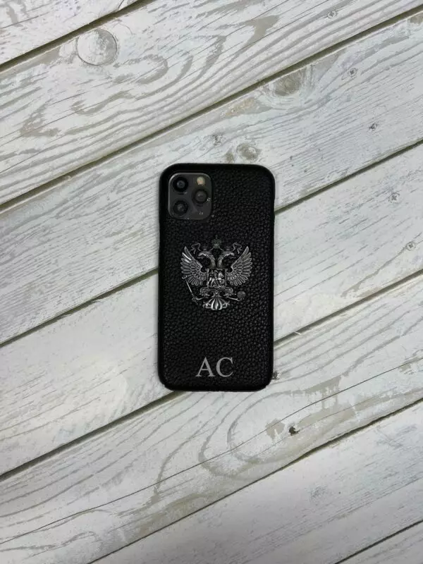 Чёрный кожаный чехол с гербом России и двумя инициалами MobCase 1924