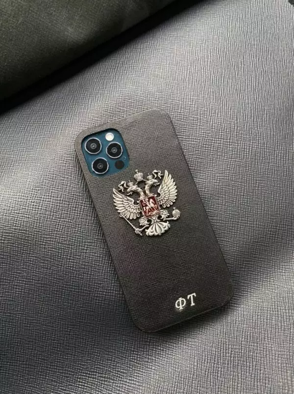 Противоударный кожаный чехол с гербом России инициалами Mobcase 1390