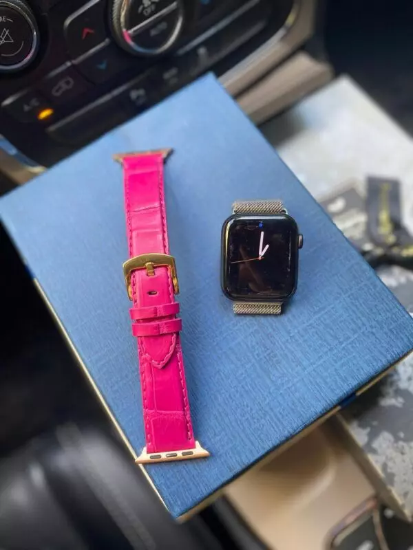 Кожаный розовый ремешок Mobcase 1111 для Apple Watch